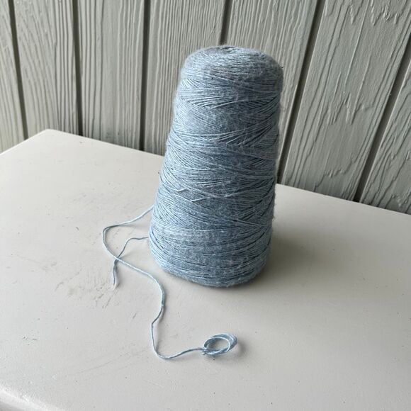 VTG Belmont Dyers Co. Light Blue Spun Rayon Yarn Cone – 17 oz, Slub Texture - Picture 6 of 7